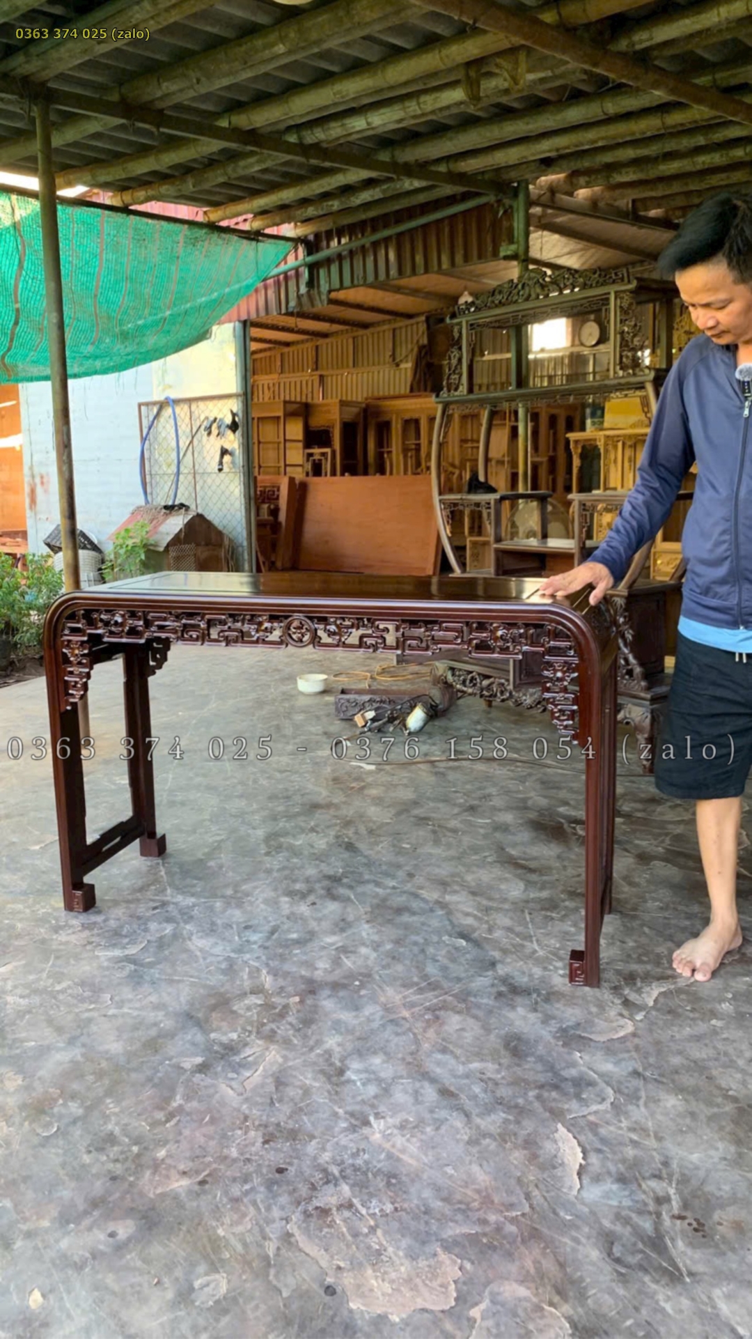 Bàn bày đồ truyện xúc