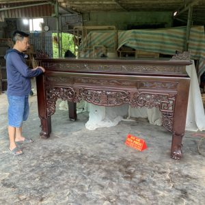 Bàn thờ Ngũ Phúc Kim Tiền